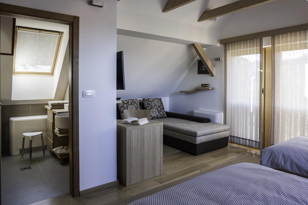 Guest House Kalska Domacija Semic الغرفة الصورة