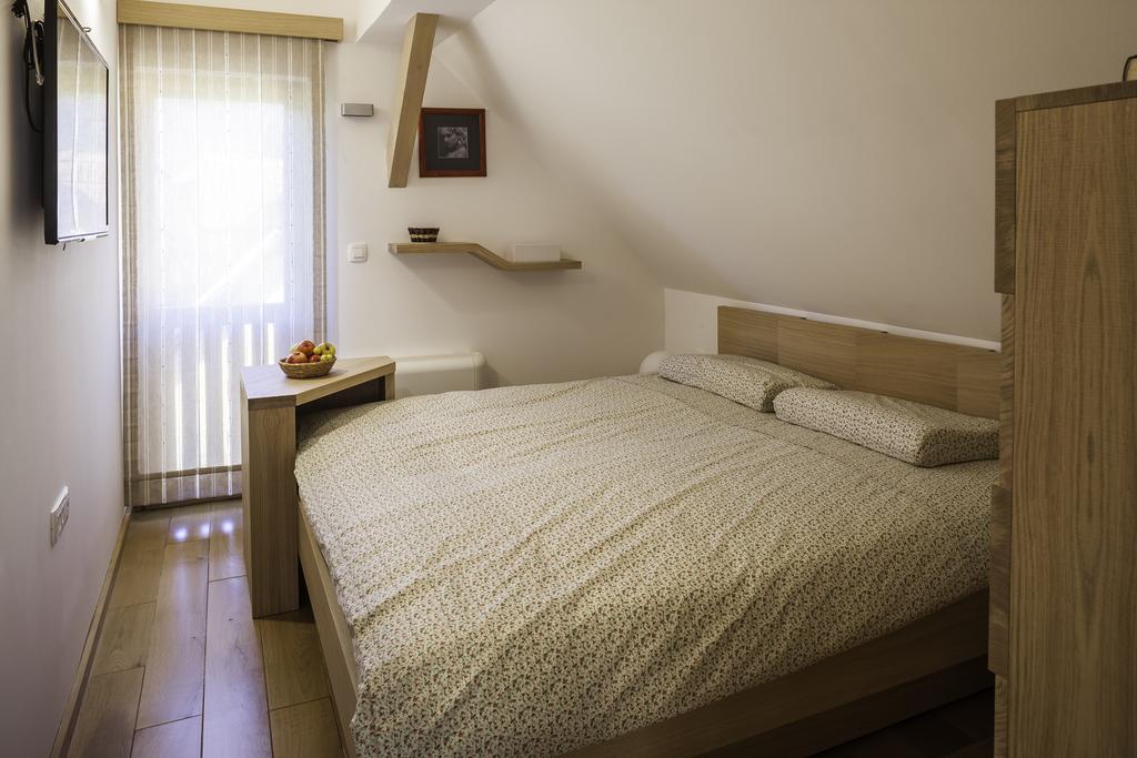 Guest House Kalska Domacija Semic الغرفة الصورة